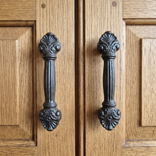 Load image into Gallery viewer, Black Victorian Cabinet Handle – Fluted Design, 110mm Centres
