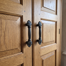 Load image into Gallery viewer, Black Victorian Cabinet Handle – Fluted Design, 110mm Centres