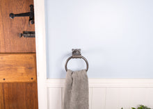 Load image into Gallery viewer, Vintage towel ring