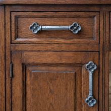 Load image into Gallery viewer, Gothic Cabinet Handle – Quatrefoil Design, 110mm Centres
