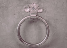Load image into Gallery viewer, Silver fleur de lis towel ring
