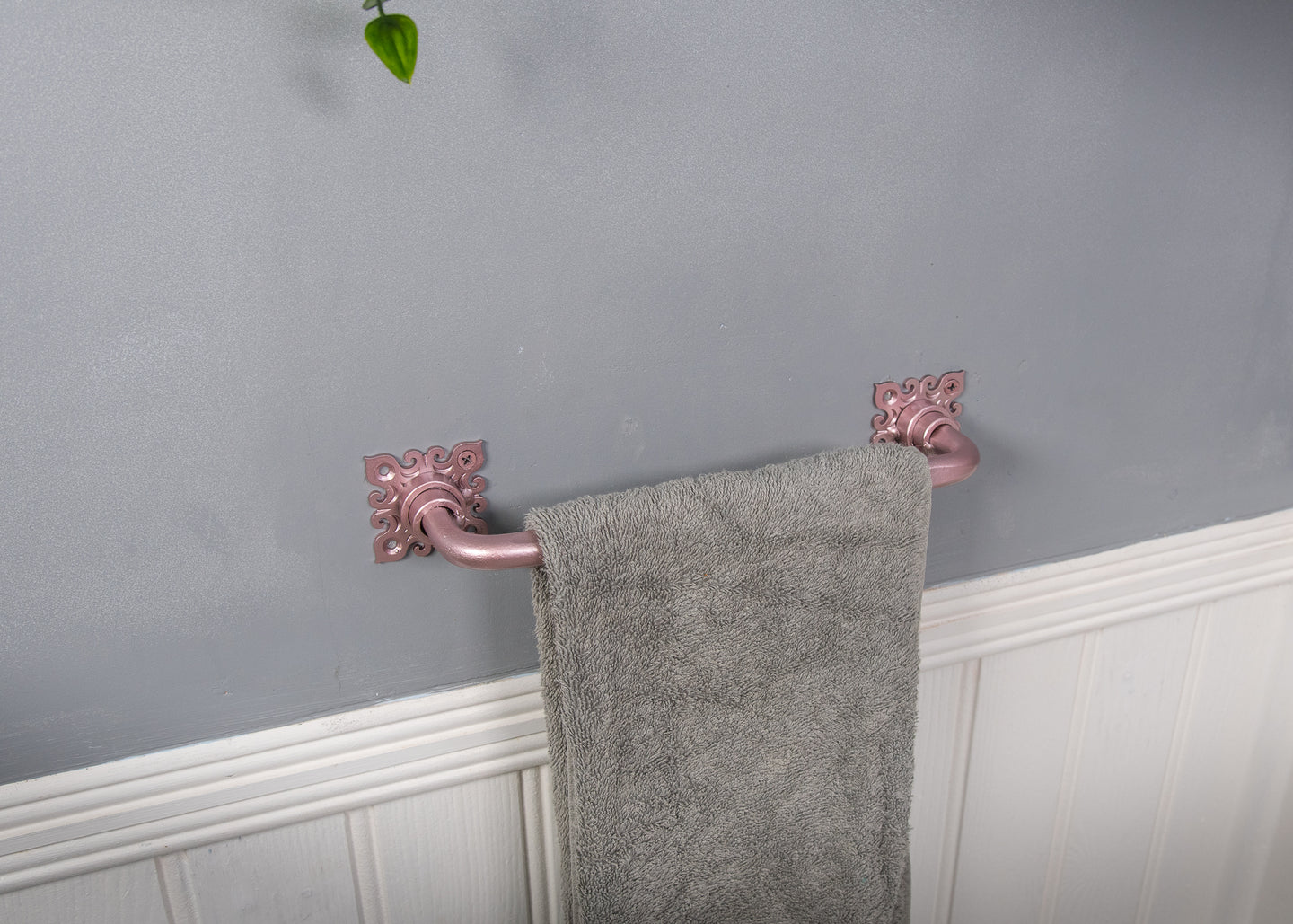 Vintage pink towel rail